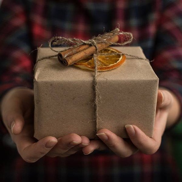 Comment offrir un cadeau personnalisé pour une fête ?
